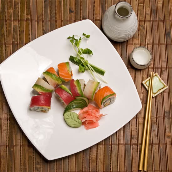 Rainbow Roll 8pcs 彩虹卷 8pcs